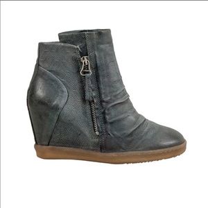 Miz Mooz Alexandra Gray Leather Wedge Sneaker 42